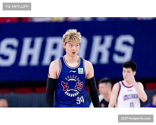 王哲林内线脚步扎实 上海久事进攻轴心作用明显